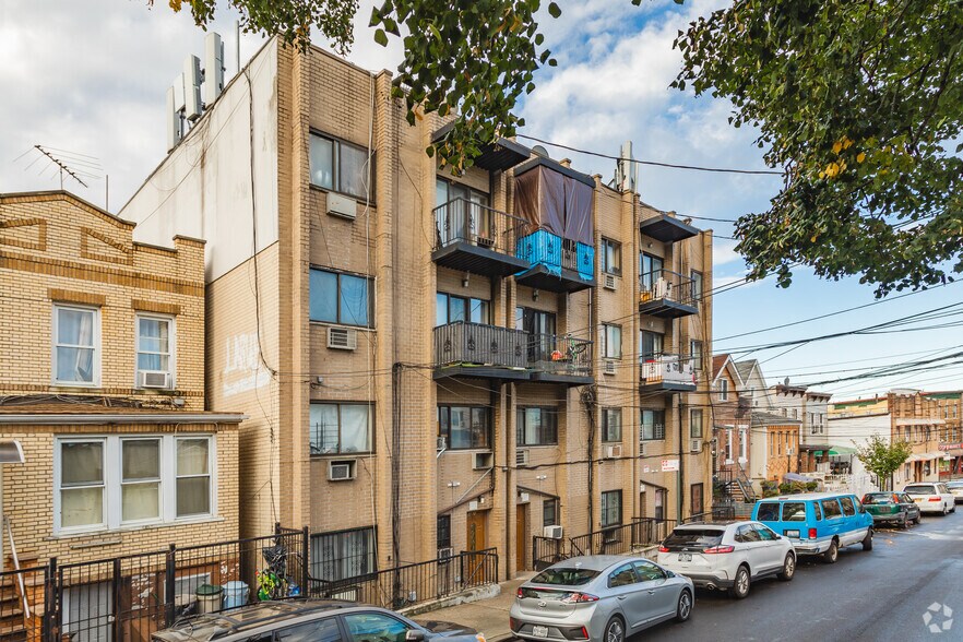 More Photos Of 56-14 Waldron St, Flushing Apartments For Sale