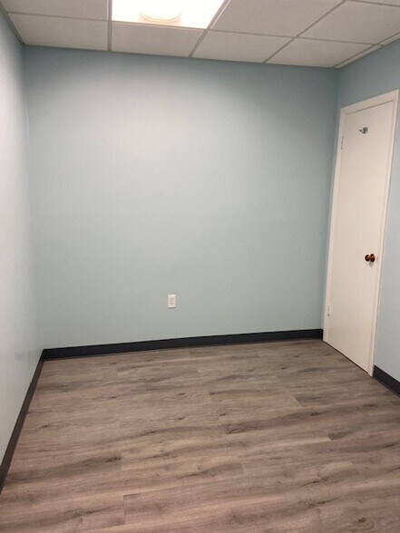 More Photos Of 2650 Bahia Vista St, Sarasota Medical For Sale