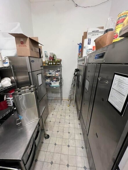 More Photos Of 119 E 5th St, Bonham Restaurant For Sale