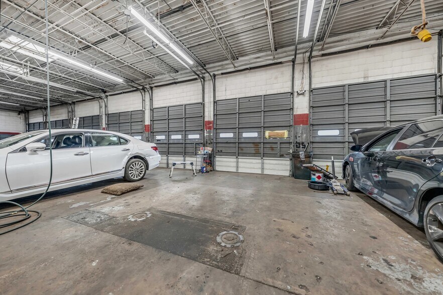 More Photos Of 5390 Fox Plaza Dr, Memphis Auto Repair For Sale