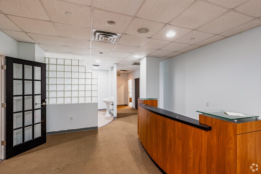 More Photos Of 351-355 5th Ave, Pittsburgh Office For Lease