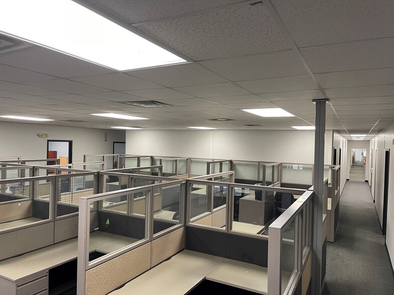 More Photos Of 600 Mercury St, Raleigh Warehouse For Lease
