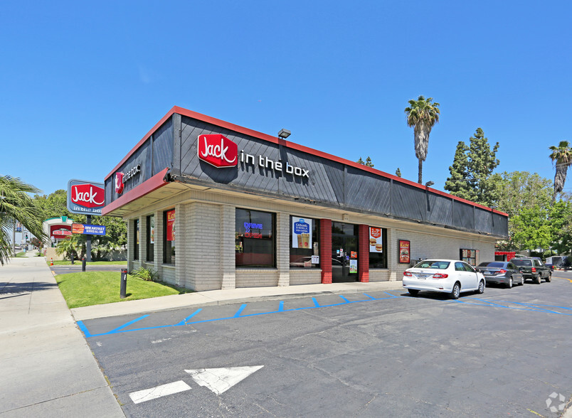 Primary Photo Of 13561 Whittier Blvd, Whittier Fast Food For Sale