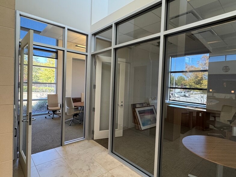 More Photos Of 5576 Grove Blvd, Hoover Bank For Lease