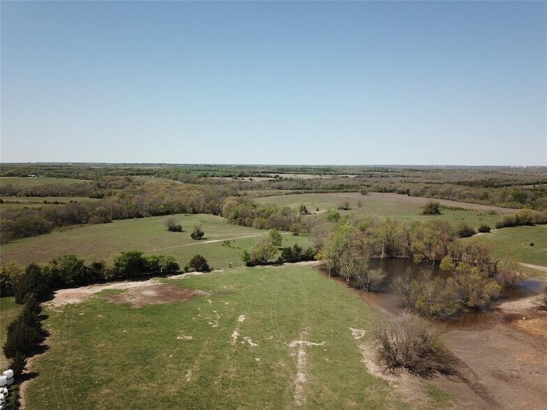 More Photos Of 1800 North Collins Fwy, Howe Manufacturing For Sale