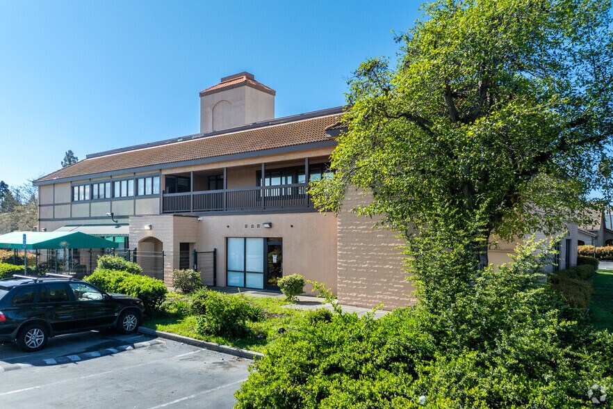 More Photos Of 1410A Monument Blvd, Concord Unknown For Lease