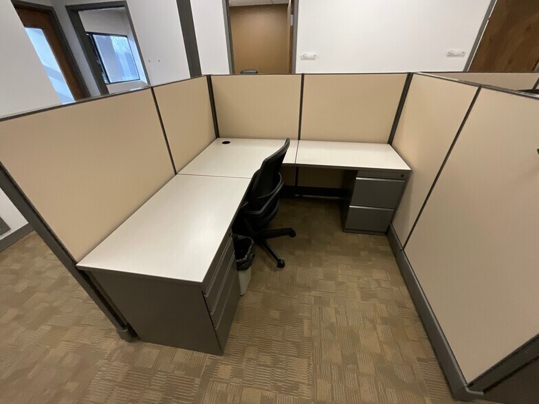 More Photos Of 2505 S Finley Rd, Lombard Office For Lease