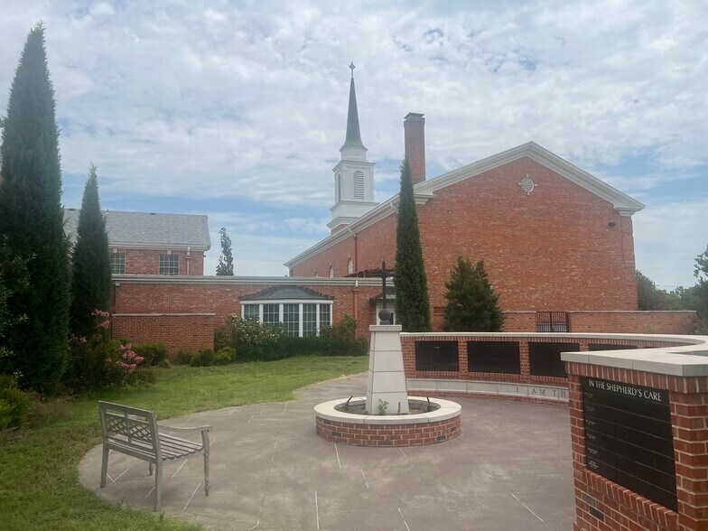 More Photos Of 801 SE Washington Blvd, Bartlesville Specialty For Sale