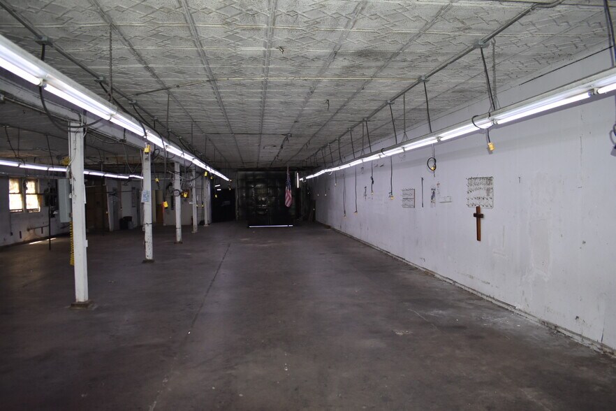 More Photos Of 4862 Compton Ave, Los Angeles Manufacturing For Lease