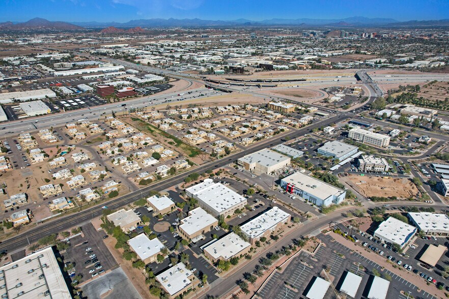 More Photos Of 4523 E Broadway Rd, Phoenix Light Manufacturing For Sale