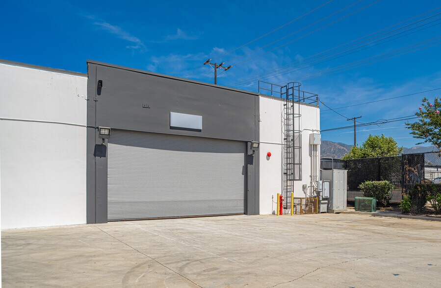 More Photos Of 15148 Bledsoe St, Sylmar Unknown For Lease