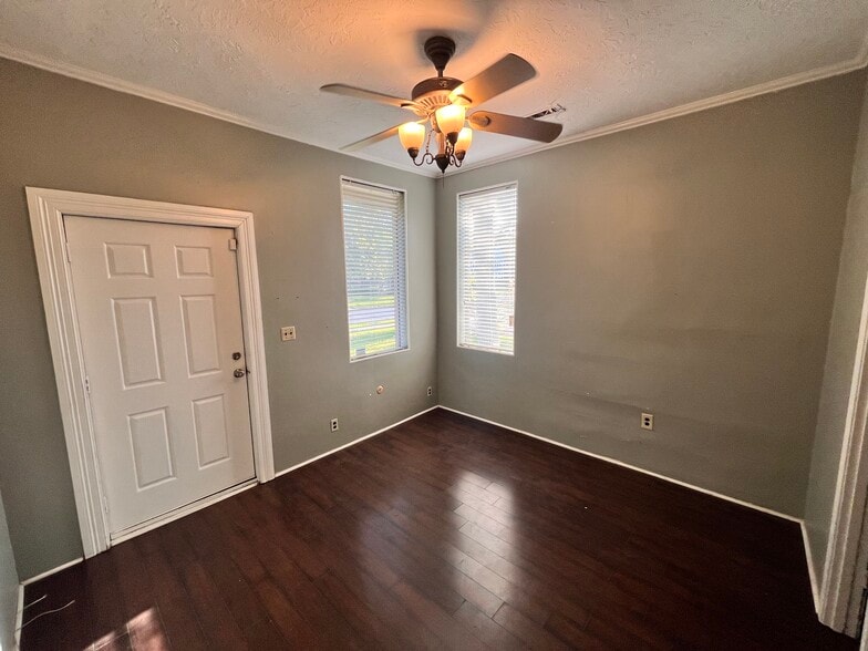 More Photos Of 2474 Broadway, Beaumont Medical For Sale