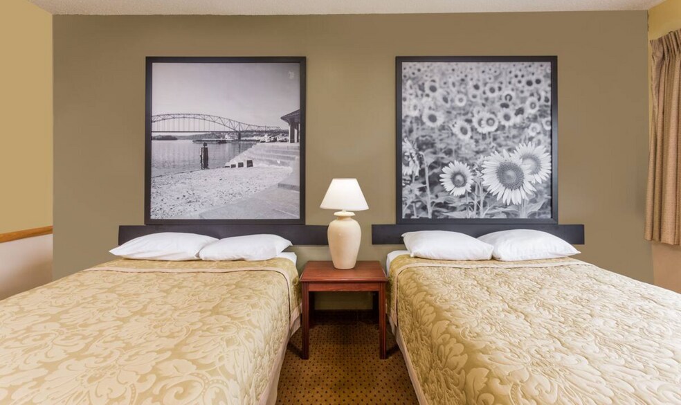 More Photos Of 1530 Main St, Osage Hotel For Sale