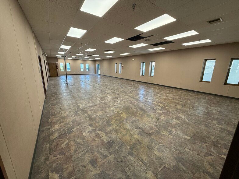 More Photos Of 1804 W 2nd St, Marion Manufacturing For Lease