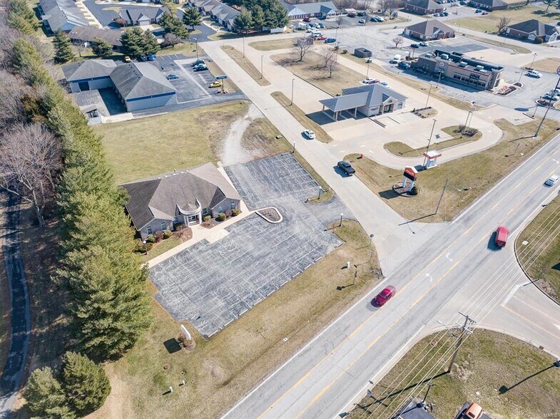 More Photos Of 824 N Market St, Waterloo Medical For Sale