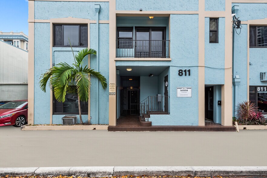 Primary Photo Of 811 E Las Olas Blvd, Fort Lauderdale Office For Lease