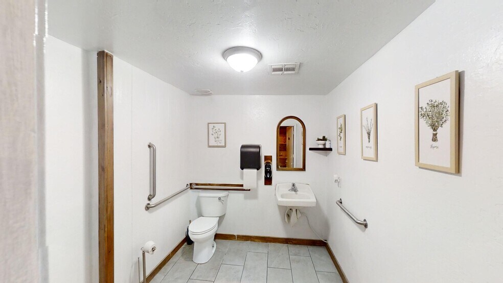 More Photos Of 614 N Bullard St, Silver City Restaurant For Sale