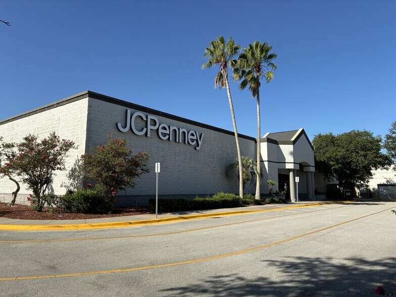 More Photos Of 901 US Highway 27 N, Sebring Unknown For Lease