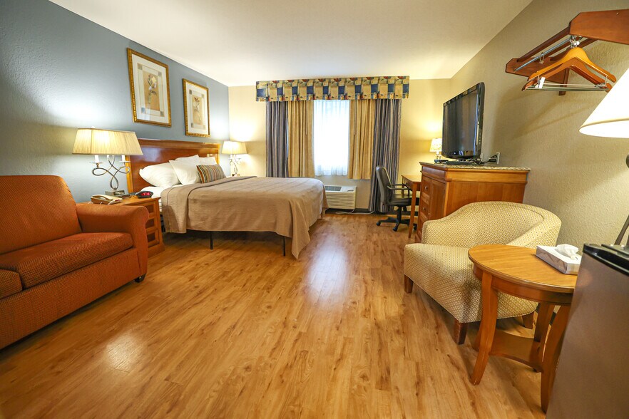 More Photos Of 625 W Washington St, Pittsfield Hotel For Sale