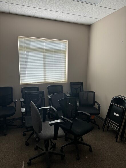 More Photos Of 14195 Highway 2, Williston Warehouse For Sale