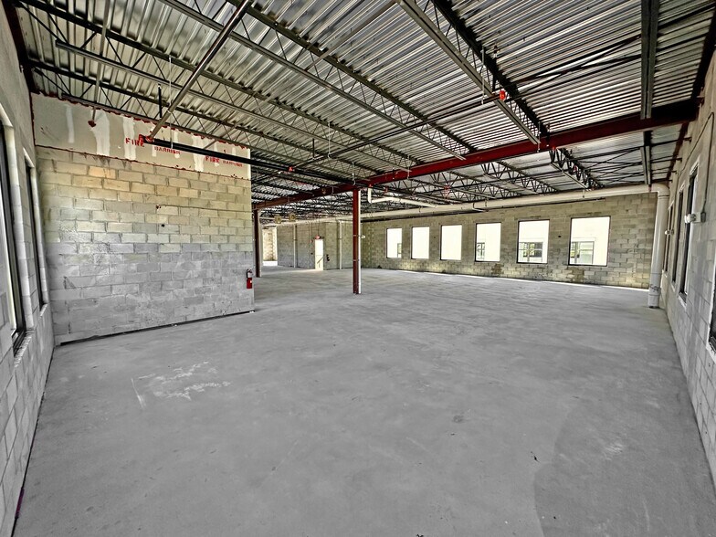 More Photos Of 95 Jaidev Rd, Saint Johns Medical For Lease