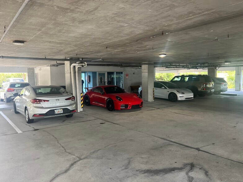 More Photos Of 7345 W Sand Lake Rd, Orlando Office For Lease