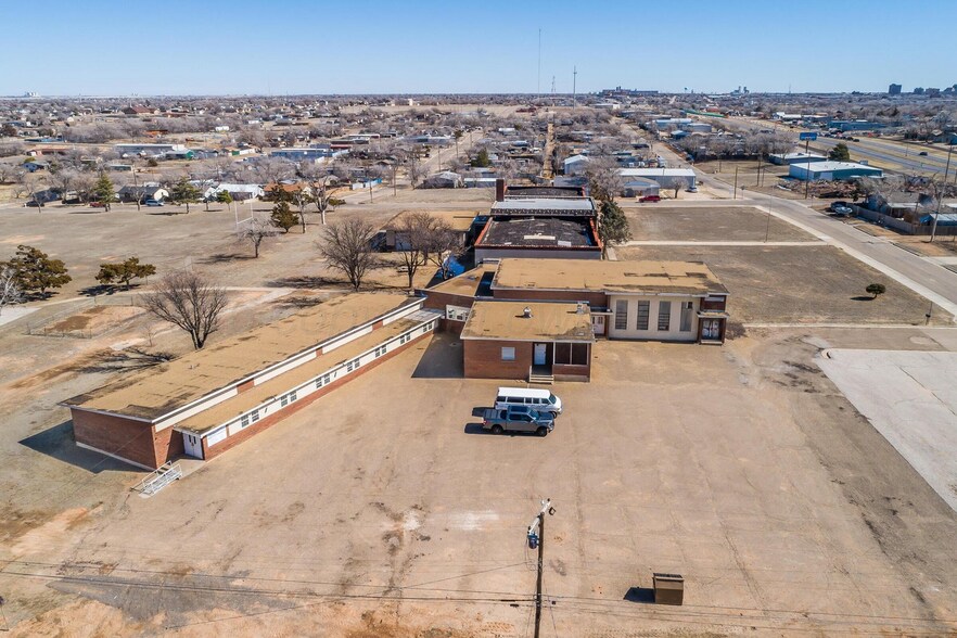 More Photos Of 2800 NW 9th Ave, Amarillo Schools For Sale