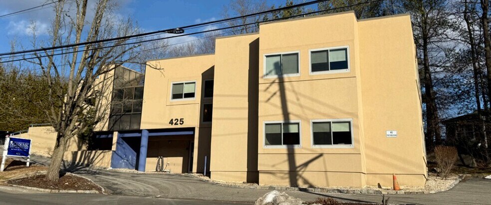 Primary Photo Of 425 N State Rd, Briarcliff Manor Village Office For Sale