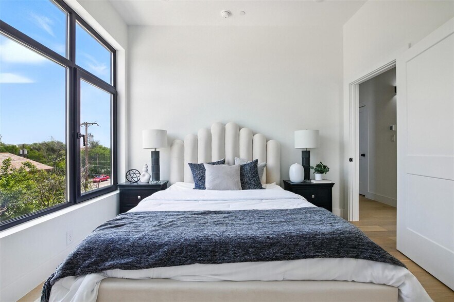 More Photos Of 426-430 E 8th St, Dallas Apartments For Sale