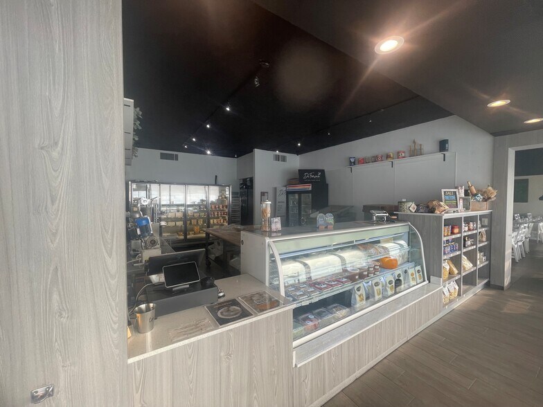 More Photos Of 1905-1915 E Atlantic Blvd, Pompano Beach General Retail For Sale