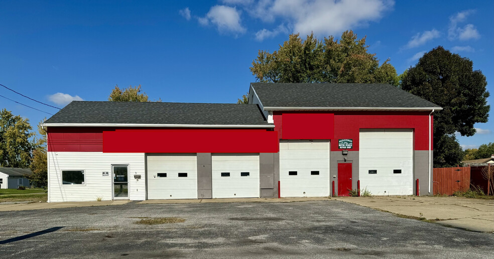 Primary Photo Of 3106 Walden Ave, Depew Auto Repair For Lease