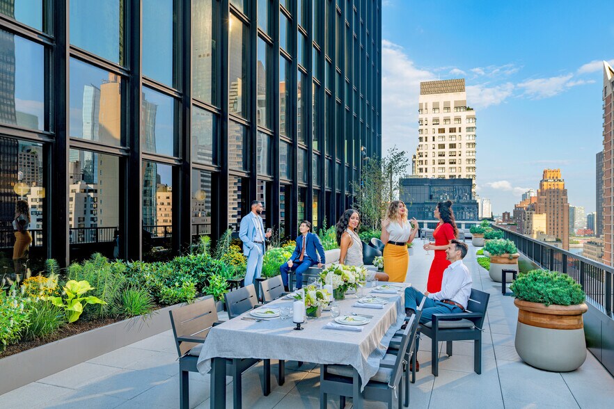 More Photos Of 825 Third Ave, New York Coworking Space