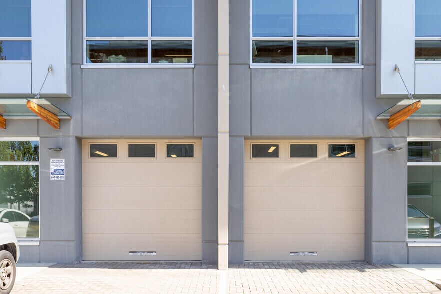 More Photos Of 758 Copping St, North Vancouver Warehouse For Sale