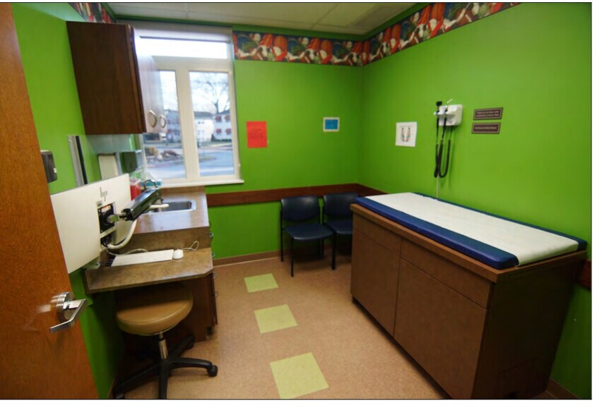 More Photos Of 1100 Portage Trl, Cuyahoga Falls Medical For Sale