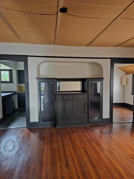 More Photos Of 3127 Santa Monica Blvd, Santa Monica Freestanding For Lease