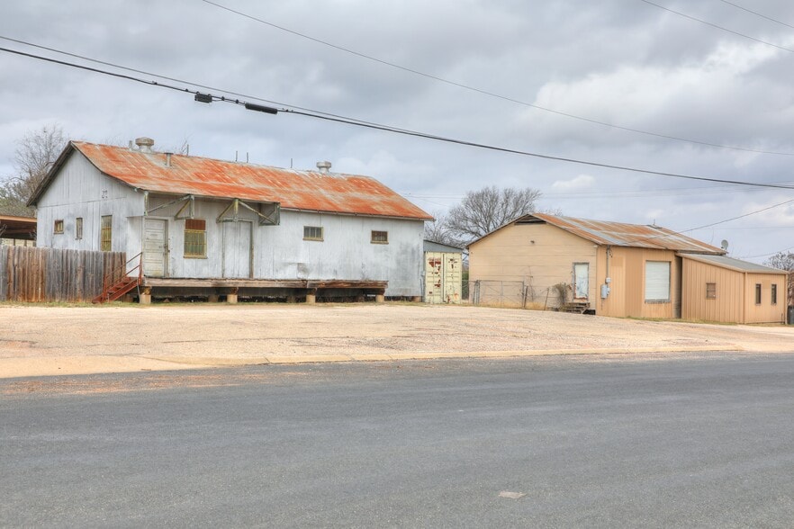 Primary Photo Of 432 S Lincoln St, Fredericksburg Land For Sale