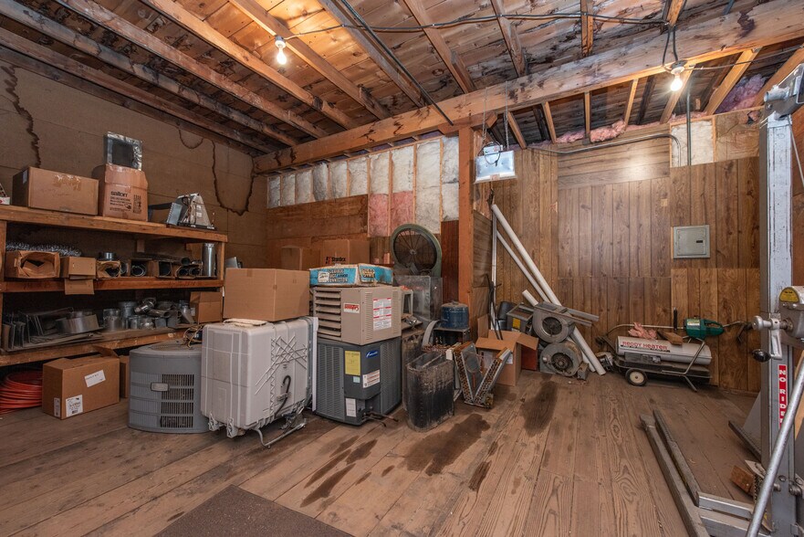 More Photos Of 250 E Villard St, Dickinson Office For Sale