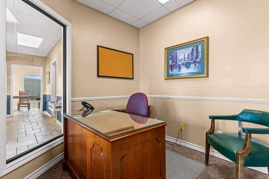 More Photos Of 112 US Highway 271 N, Gilmer Office For Lease