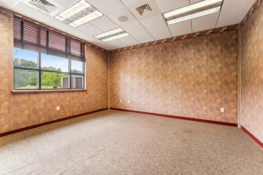 More Photos Of 180 Knights Way, Fond Du Lac Medical For Sale