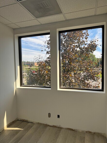 More Photos Of 5010 Rt-30, Amsterdam Medical For Lease