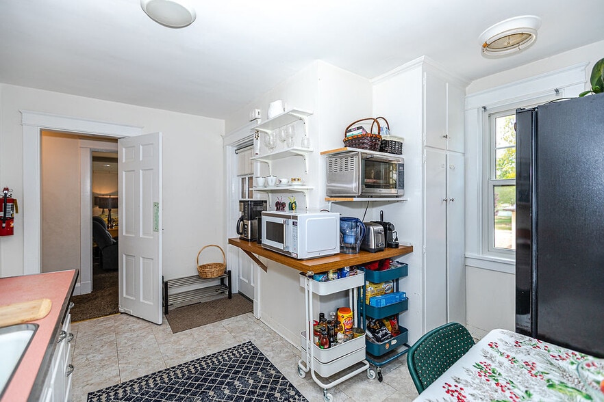 More Photos Of 404 Allegheny Ave, Towson Office For Sale