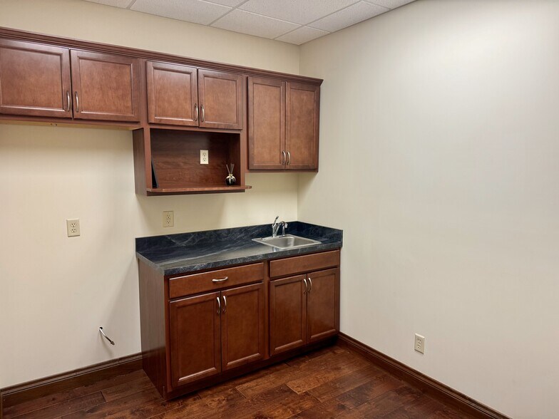 More Photos Of 12201 N Highway 41, Evansville Unknown For Lease