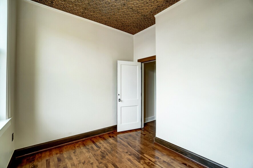 More Photos Of 9-11 N 3rd St, Newark Office For Lease