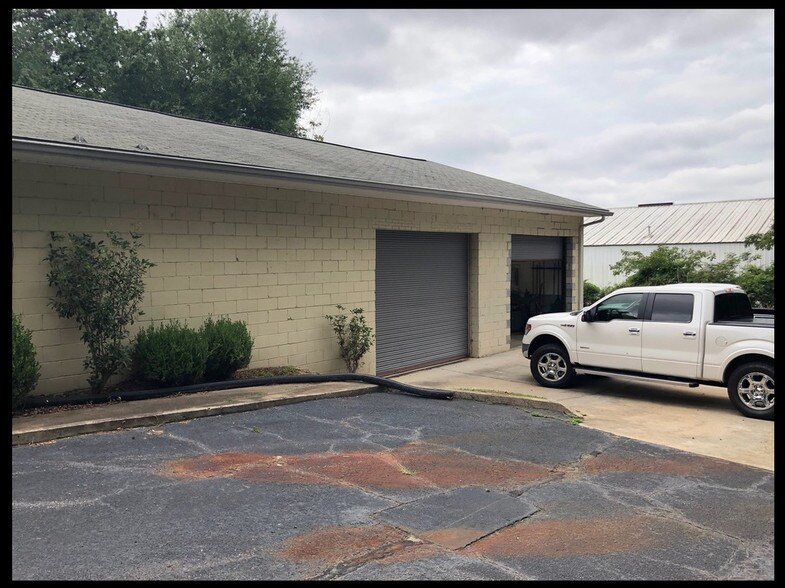 More Photos Of 2326 Walden Dr, Augusta Warehouse For Lease