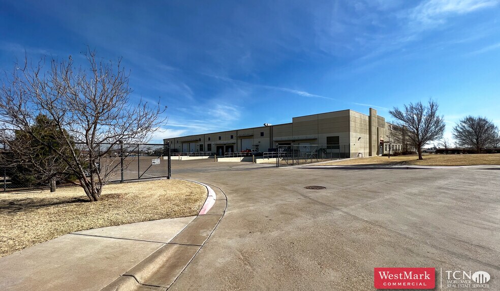 Primary Photo Of 501 E Hunter St, Lubbock Warehouse For Lease