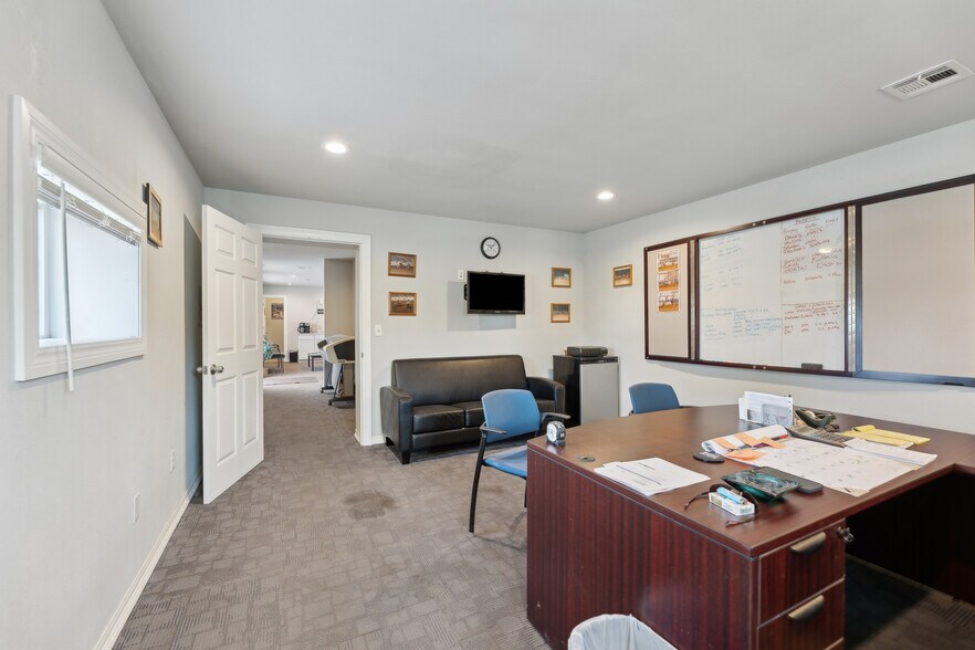 More Photos Of 4151 N Wood Dr, Okmulgee Service For Sale