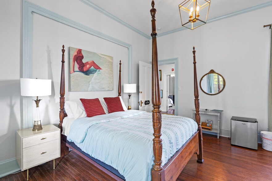 More Photos Of 1103 33rd St, Galveston Hotel For Sale