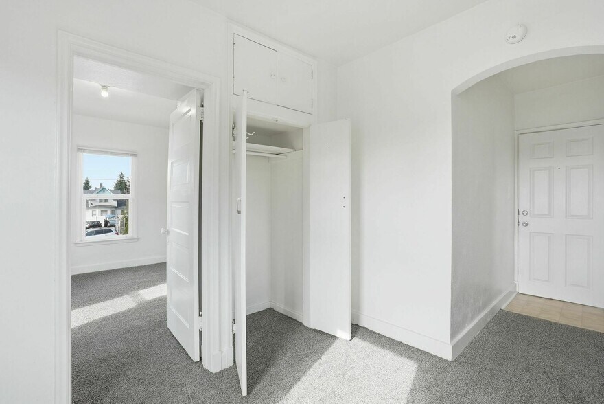 More Photos Of 1704-1712 N Ash St, Spokane Apartments For Sale