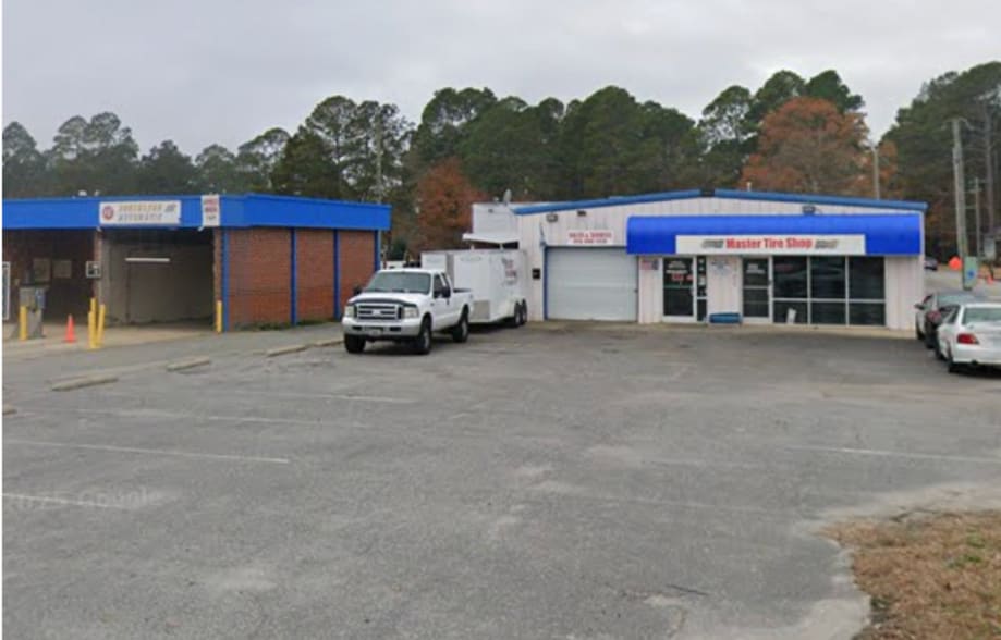 Primary Photo Of 1302 N Brightleaf Blvd, Smithfield General Retail For Lease