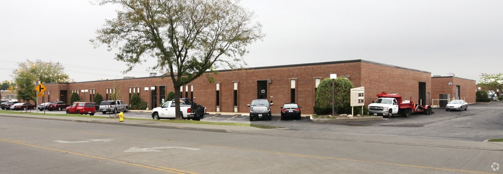 More Photos Of 5601-5631 W Howard St, Niles Unknown For Lease